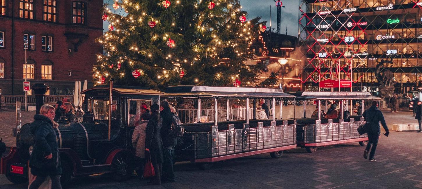 Christmas Tree at Rådhuspladsen | Wonderful Copenhagen